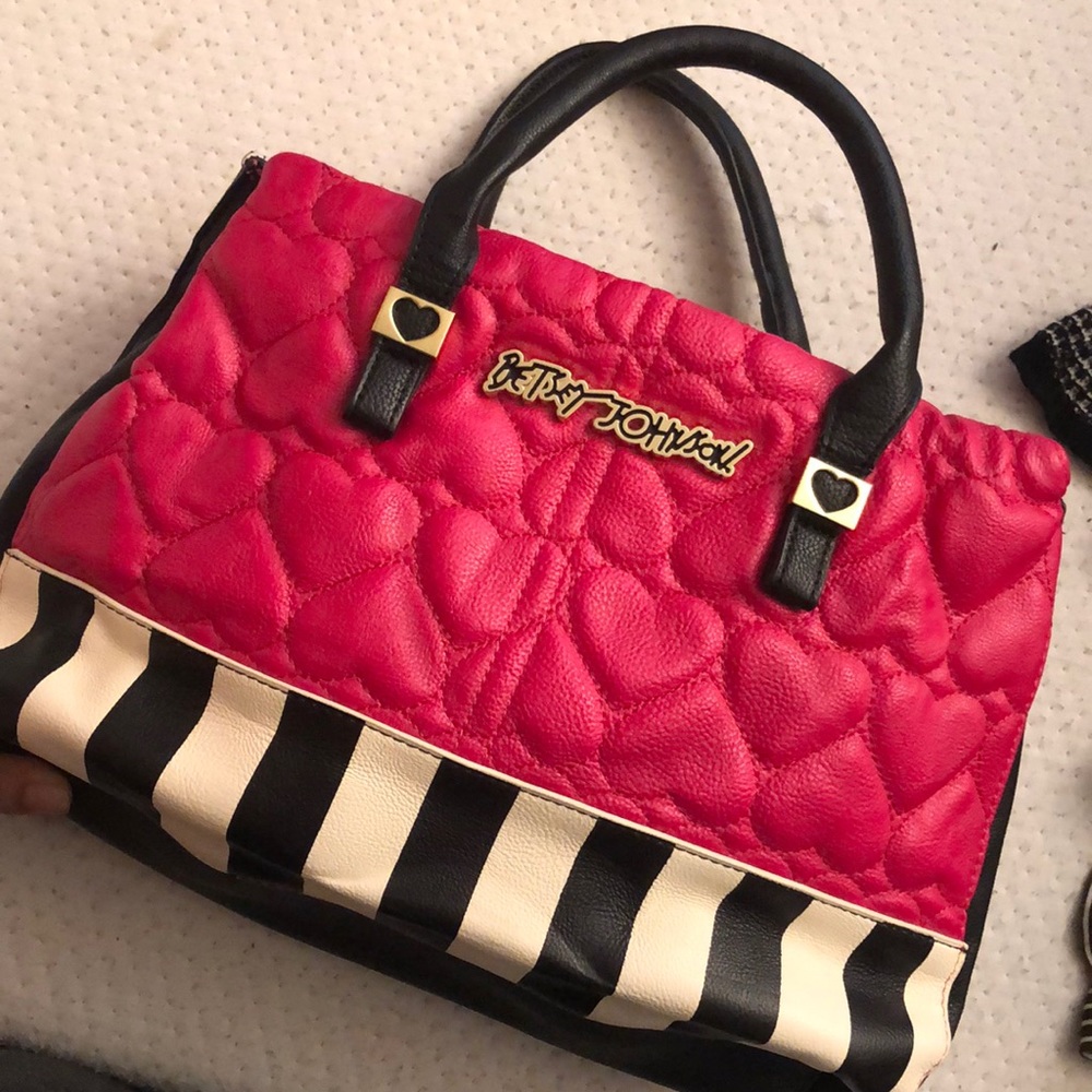 Betsey heart bag